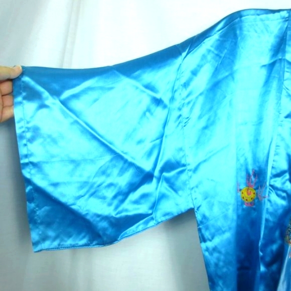 Golden Dragon Robe Sky Blue Satin Embroidered Dragon Silky Flowy Kimono Size M - Picture 4 of 11